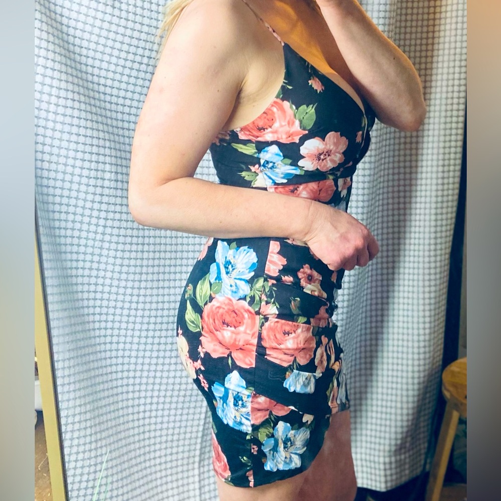 Charlotte Russe Stretchy Floral Spaghetti Strap Mini Dress With Ruched Waist S